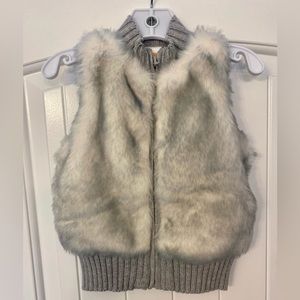 Gymboree girls grey fur vest, size 4 new with tags